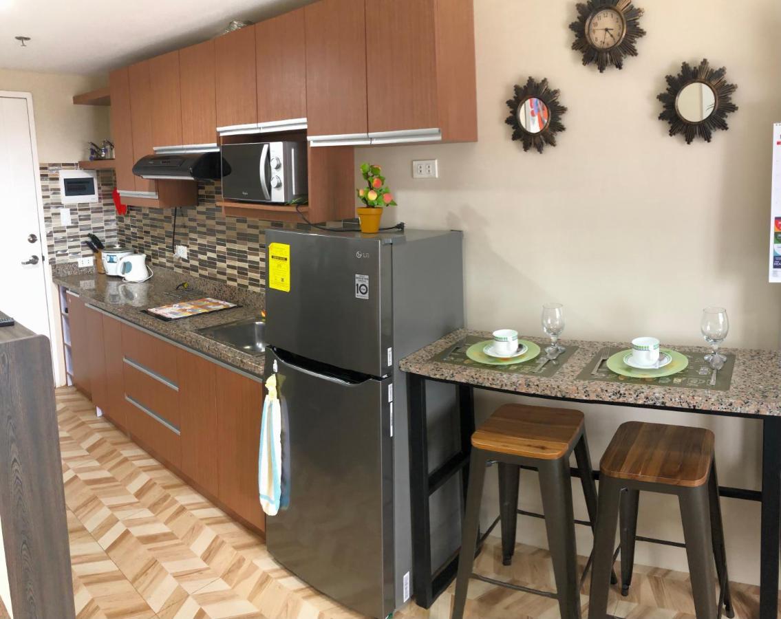 Sunvida Tower Residences Infront Of Sm City Cebu Esterno foto